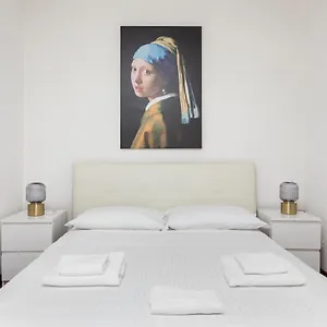 https://duomo-hostmate-suite-5.italymilanhotels.net